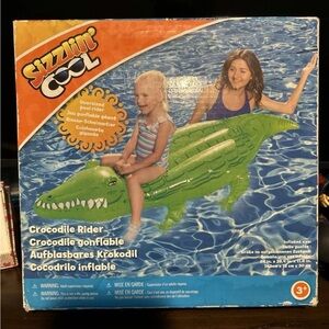 Sizzlin’ Cool oversized inflatable crocodile rider pool float